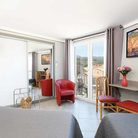 Hôtel Triton-3